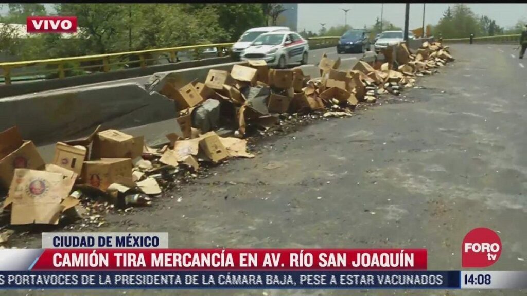 camion de cerveza tira 100 cajas sobre avenida rio san joaquin 2932646