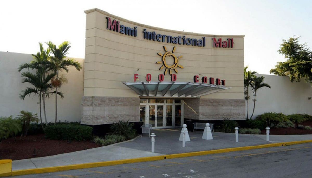 Hombre usa repelente de osos como arma para robar centro comercial en Miami 1 centro comercial miami 1