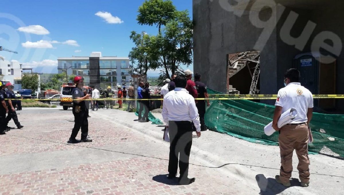 Derrumbe de casa deja tres albañiles heridos en Lomas de Angelópolis 1 cluster2