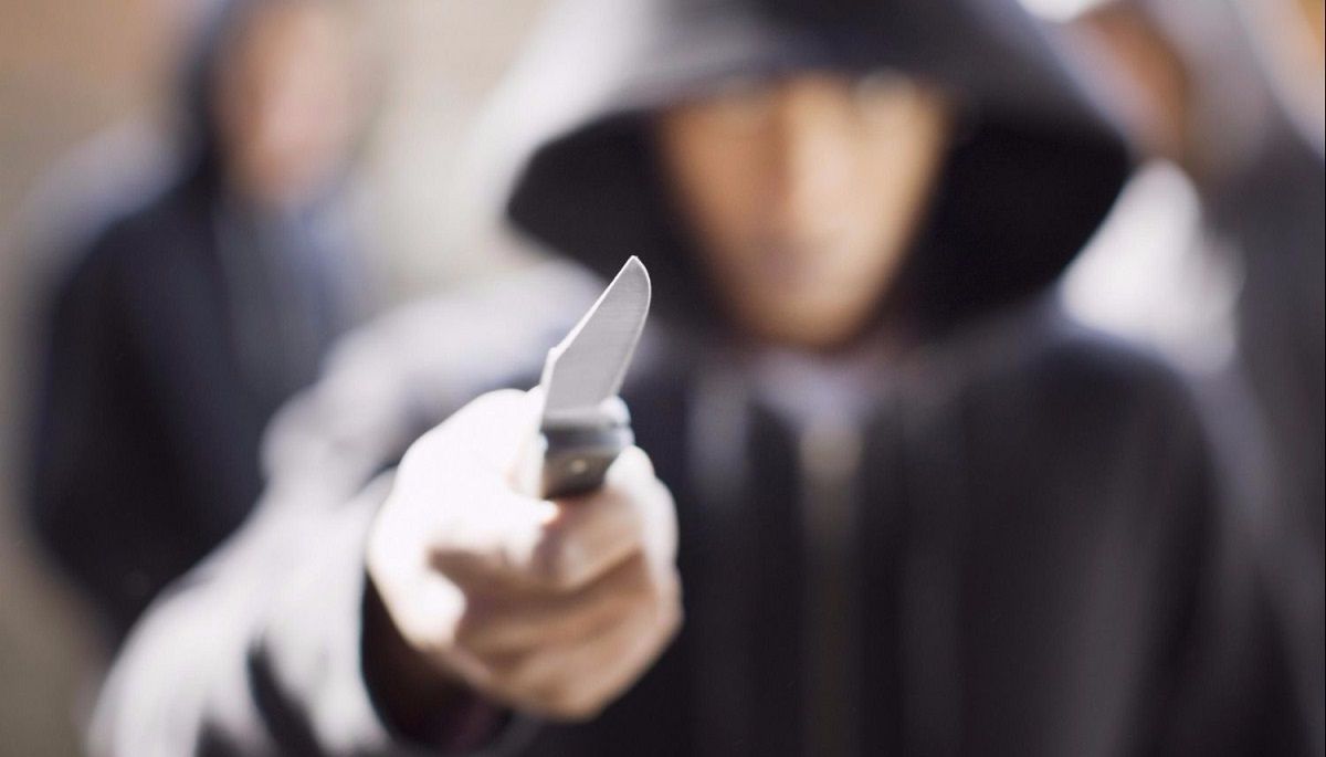Intenta asaltar una casa y le sacan un ojo con su propio cuchillo en Huauchinango 3 cuyaya