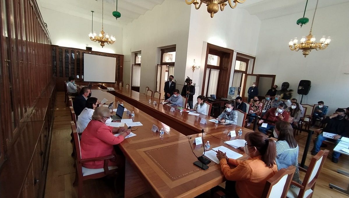 Congreso exhorta a escuelas a no hacer fiestas ni viajes de graduación por pandemia 1 diputados
