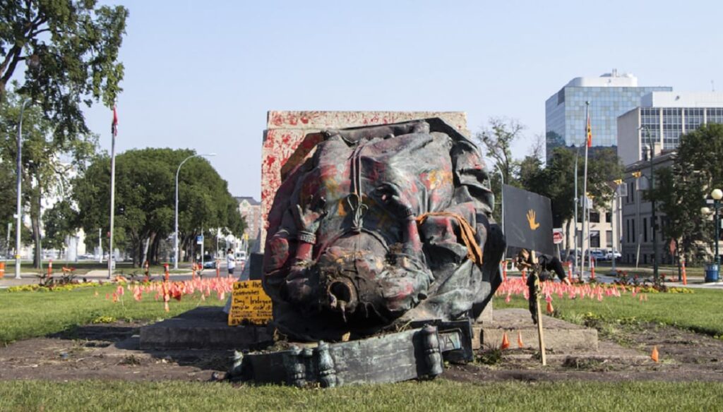 estatua reina victoria 1