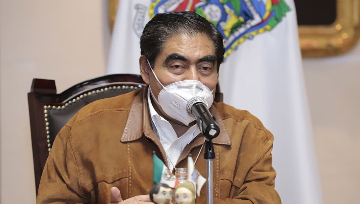 Recibe gobierno dictamen preliminar del socavón; extracción de agua y lluvias, algunos factores 1 gobierno informe preliminar socavon 1