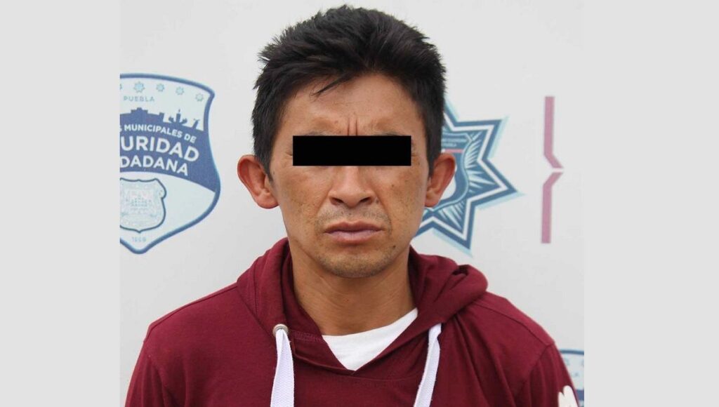 mujeres someten a ladron