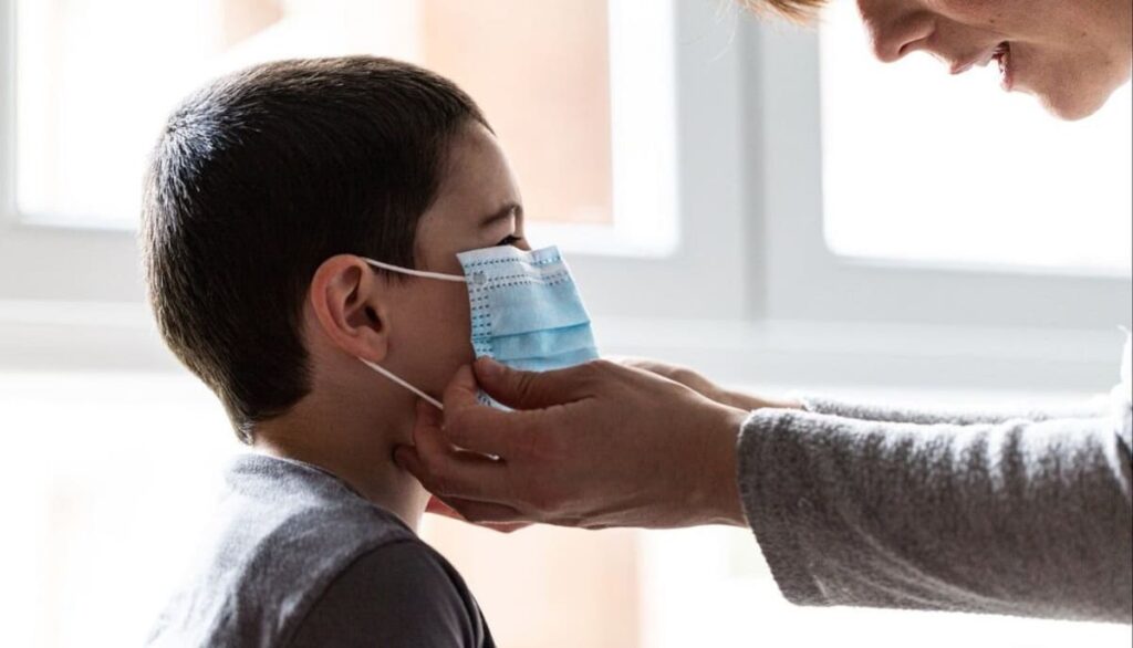 Se analizan vacunas contra el COVID para niños