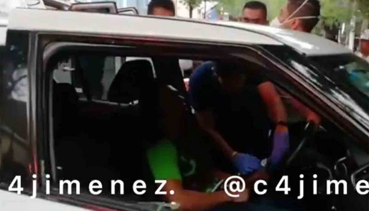 Paramédico le roba el reloj y un anillo a hombre muerto en CDMX 1 paramedico roba 1