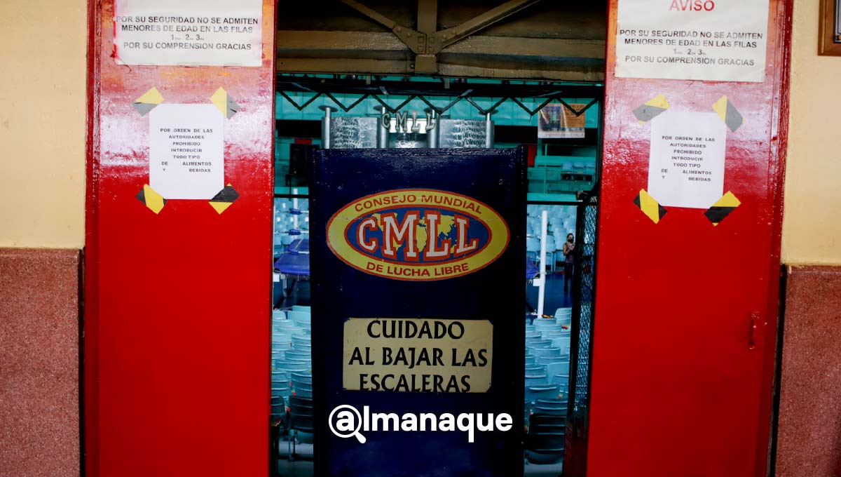 Aficionados y vendedores llegan a la Arena Puebla pese a cancelación de la lucha   4 portada puebla lucha libre cancelada