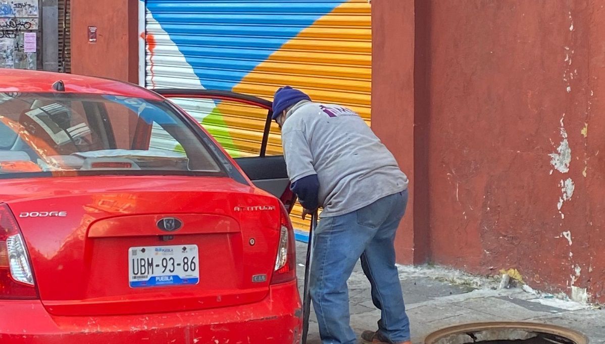 Así es como se robaron una tapa de un registro en Puebla 1 rata 1