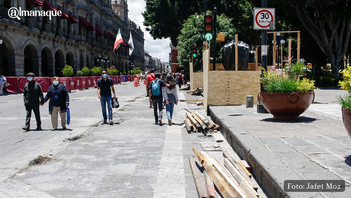 Ayuntamiento de Puebla cercará de nuevo el zócalo para evitar contagios 2 retiro del muro zocalo puebla 12