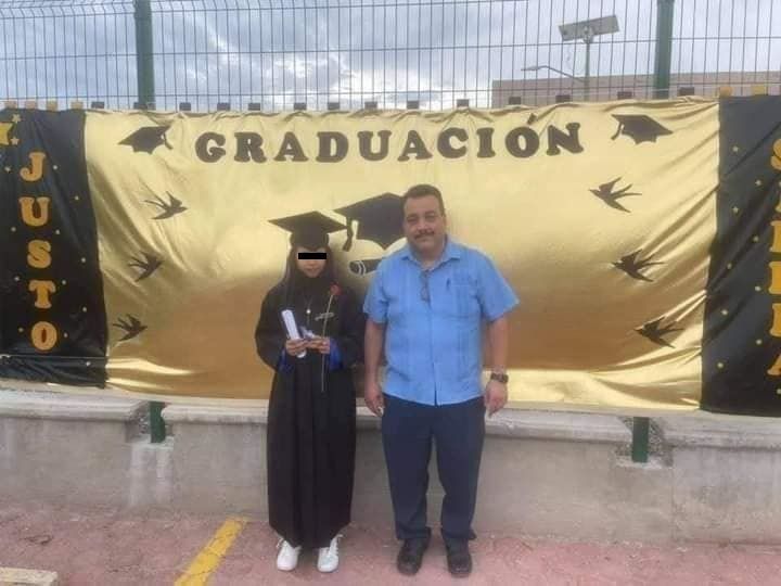 FOTOS: Extraño se ofrece a llevar a su caravana de graduación a una niña y se viraliza 6 héroe sin capa