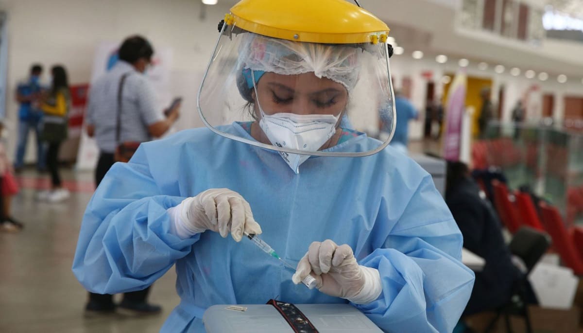 ¡Que ofertón! Nueva York pagará 100 dólares a quienes se vacunen contra el COVID-19 1 vacuna 1