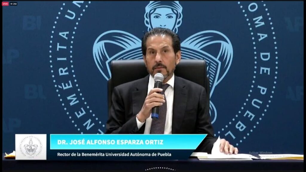 Alfonso Esparza rector de la BUAO