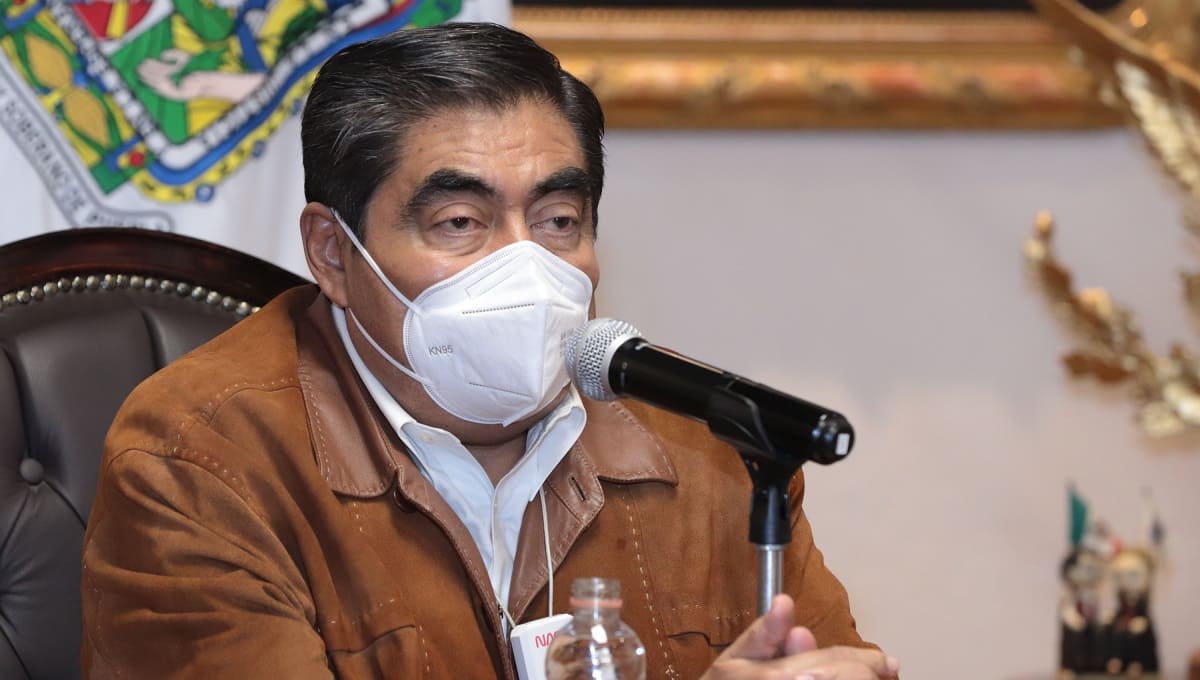 Pide Barbosa a habitantes de la capital acudir a vacunarse 2 Barbosa invita a poblanos vacunarse 1