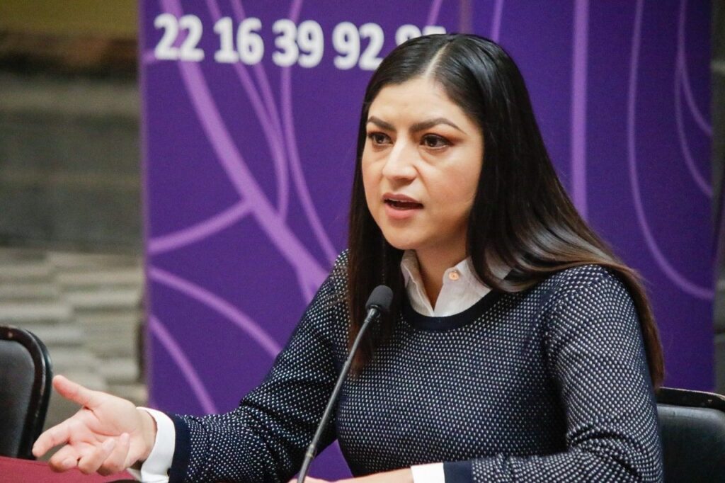 Claudia Rivera manifestó que el espejo de  agua del Parque de Amalucan no está sucio, luce así por su vegetación