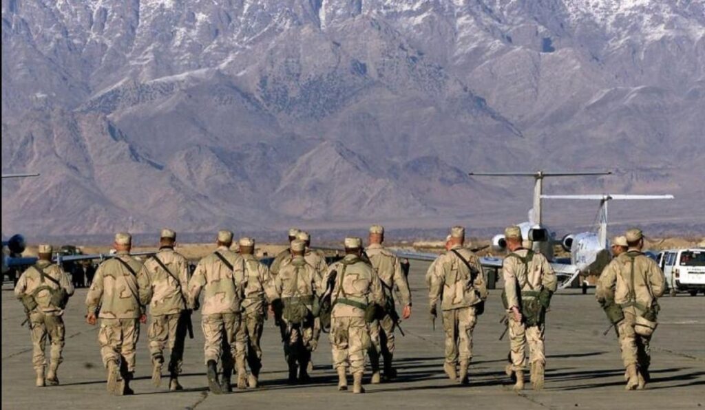 Estadounidenses abandonan Afganistan 1