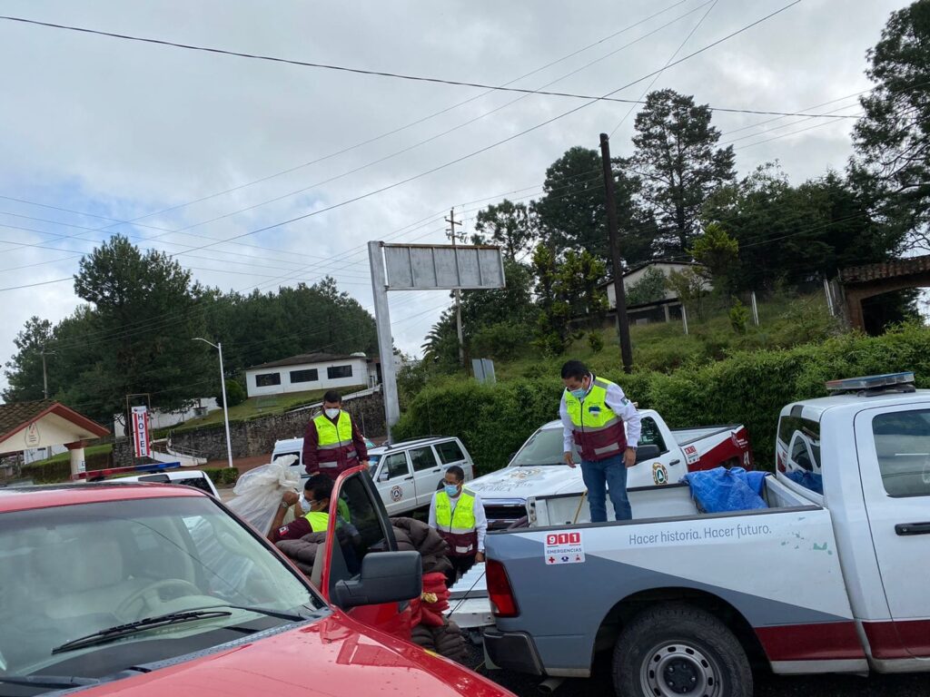 Gobierno de Puebla entrega apoyos a población afectada por el huracán Grace; hay tres muertos 10 apoyos