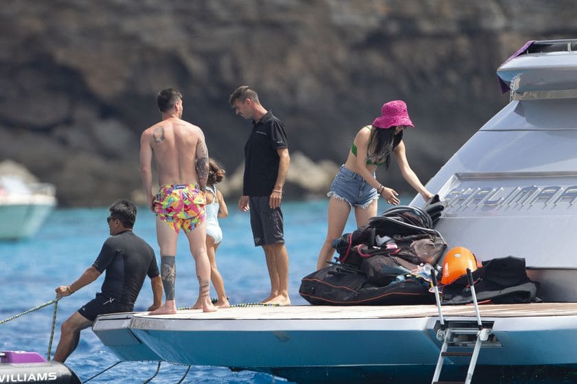 El PSG no quiere a Messi por ahora, pero a él se le vio con jugadores parisinos