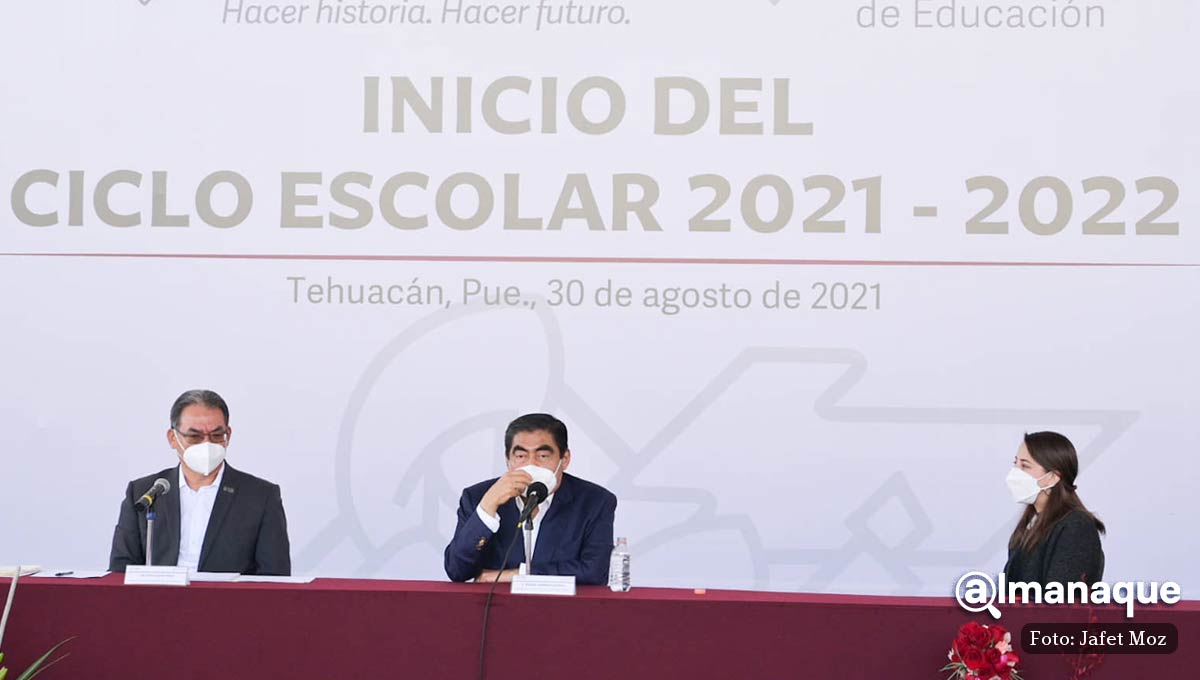 Pide Barbosa a nuevos diputados federales de Puebla pelear por mejor asignación de recursos 2 Miguel Barbosa Inicio ciclo escolar Tehuacan 9