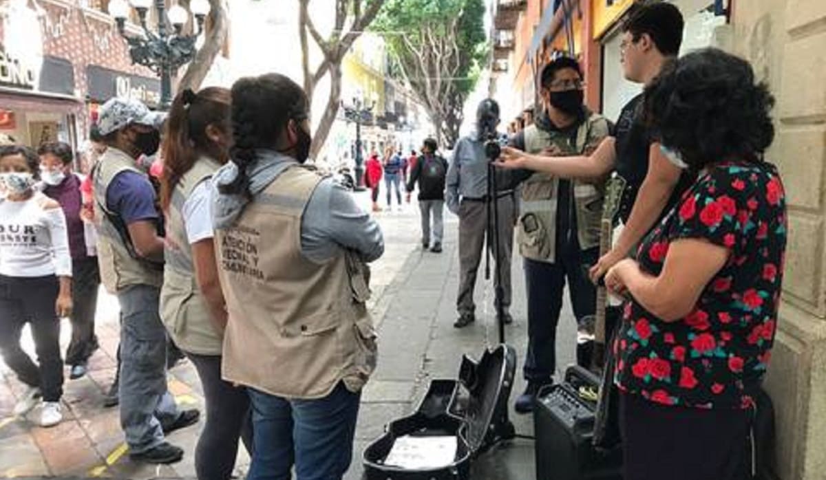 VIDEO: Ayuntamiento de Puebla no retira ambulantes pero sí a un artista urbano de la 5 de Mayo 1 Retiro de cantante 2 1