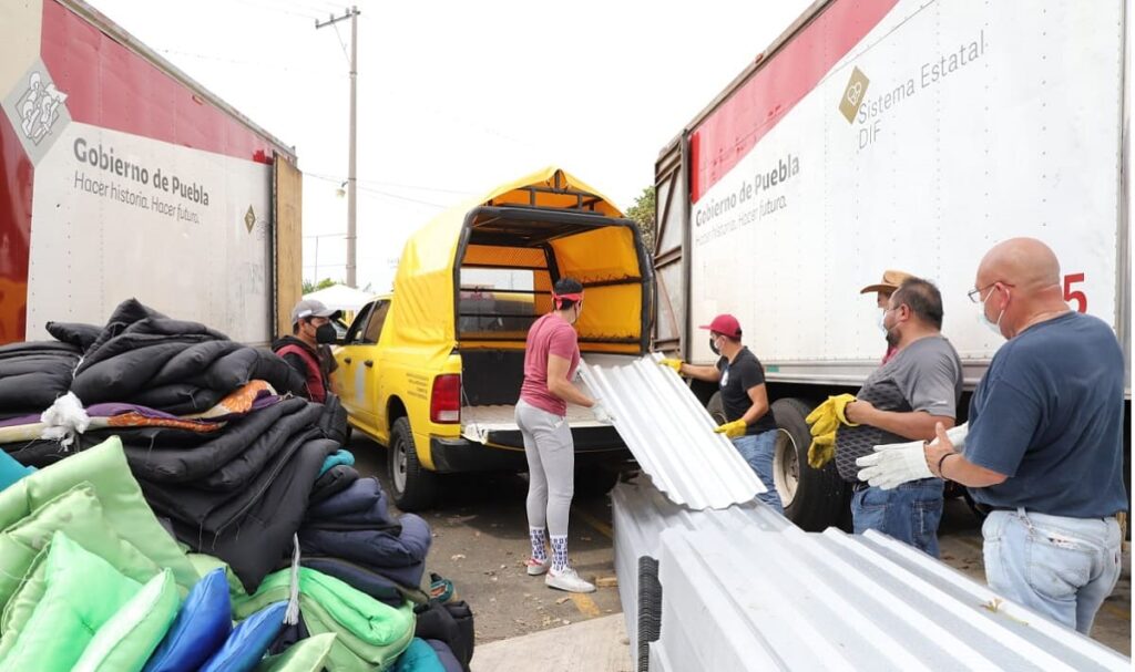 SEDIF entrega apoyos