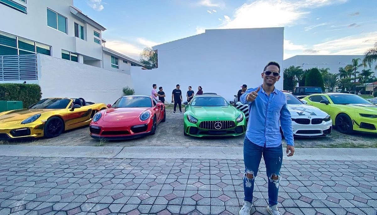 Aseguran cuatro vehículos de lujo del youtuber Alfredo Valenzuela en Jalisco 1 alfredo valenzuela 1