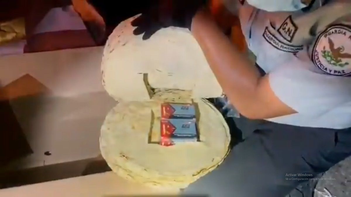 Encuentran cargamento de armas dentro de un paquete de pan artesanal y tlayudas 3 armas tlayudas