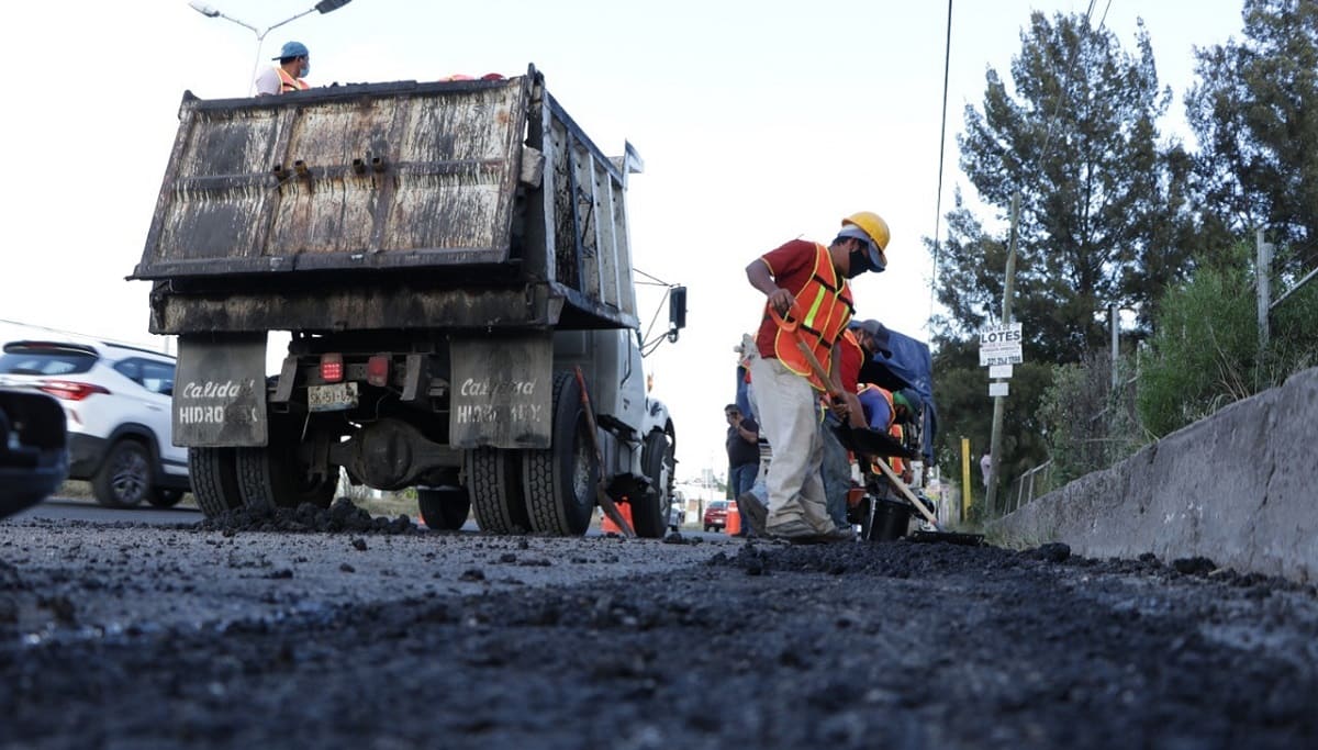 Arranca Secretaría de Infraestructura bacheo en bulevar Valsequillo 1 bacheo en bulevar Valsequillo2