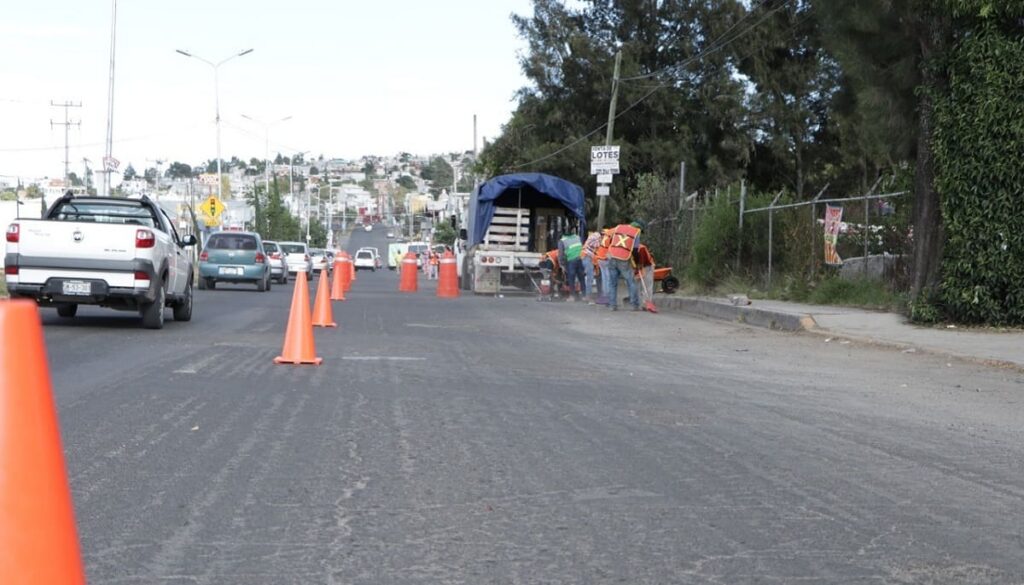 bacheo en bulevar Valsequillo3