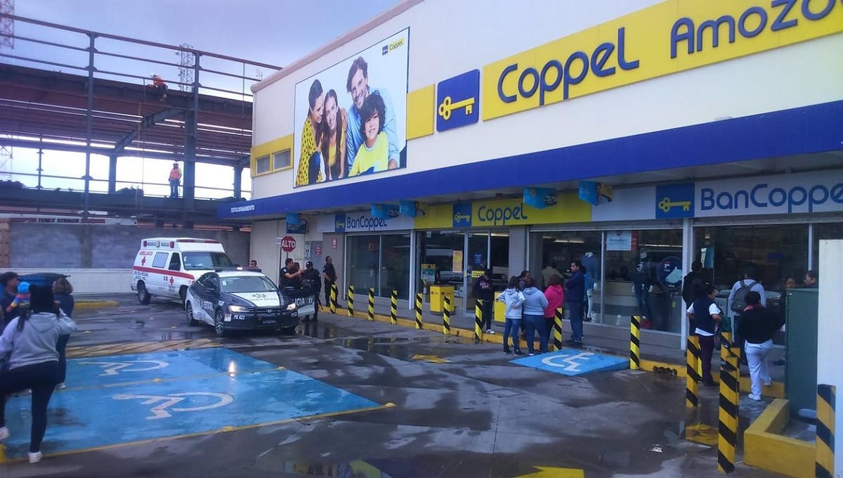 A plena luz del día asaltan Coppel de Amozoc; se llevan celulares 1 coppel amozoc 1 1