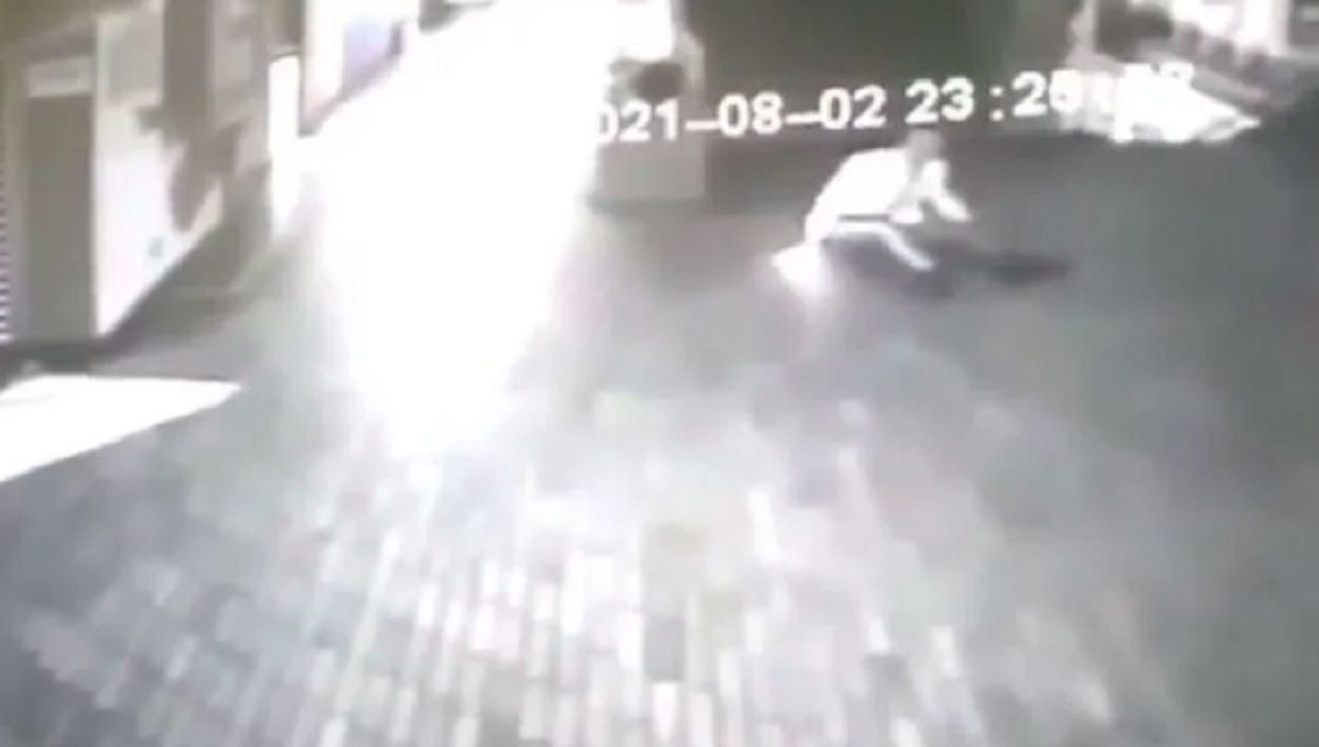 VIDEO VIRAL: Vigilante es atacado por un "ente paranormal" en Colombia 2 ente