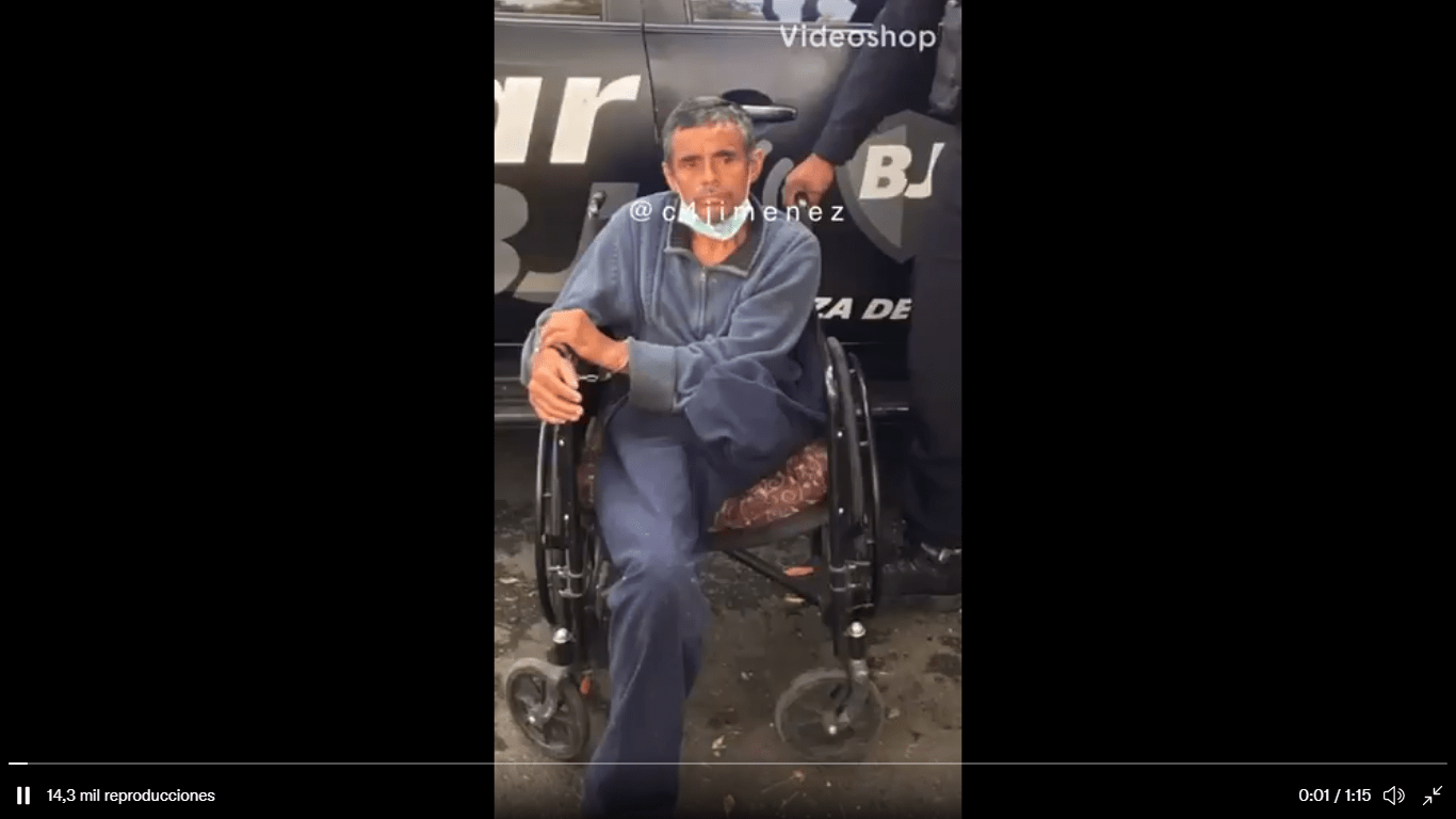 ALV: Le falta una pierna y así robaba espejos en su silla de ruedas en la CDMX 2 image