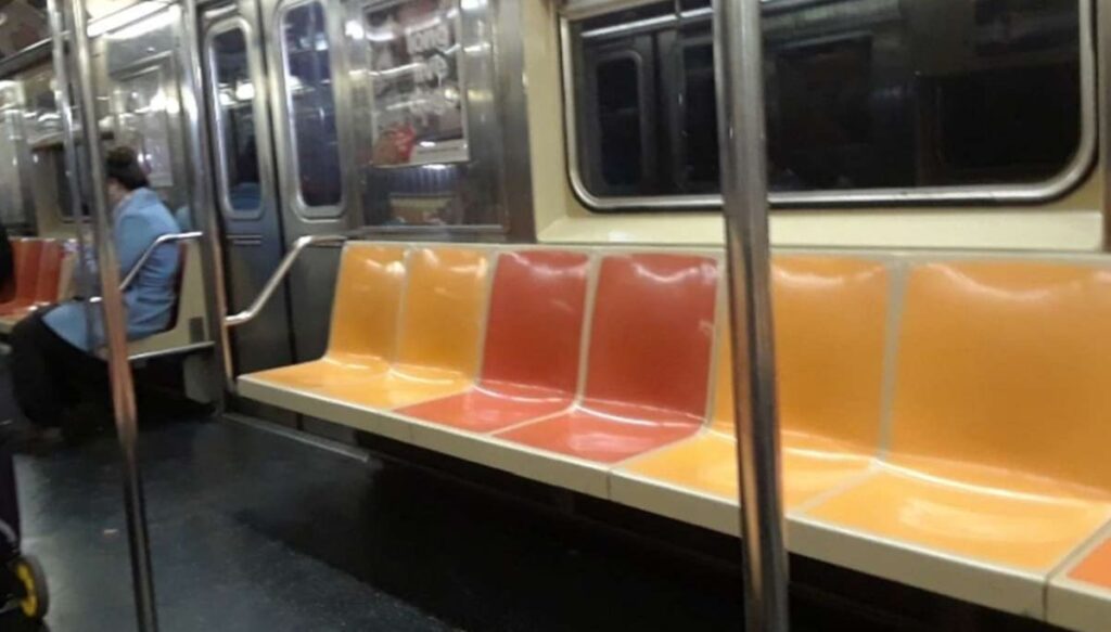 VIDEO: Hombre en silla de ruedas cae a las vías del metro en Nueva York 2 hombre en silla de ruedas