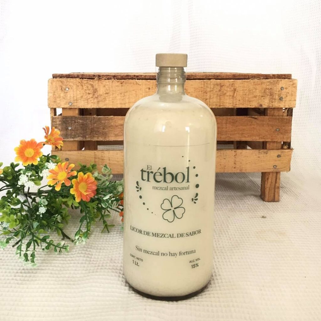Mezcal de galleta, una referencia obligada para los amantes de la bebida 