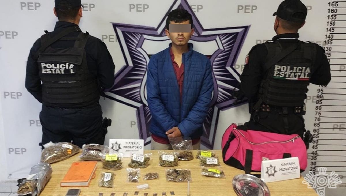 Al sur de la capital, Policía Estatal detiene a presunto distribuidor de droga 1 policia estatal detiene al sur a narcomenudista 1