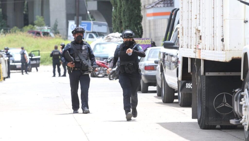 Rescatan a un centenar de migrantes en la México 83 4 migrantes