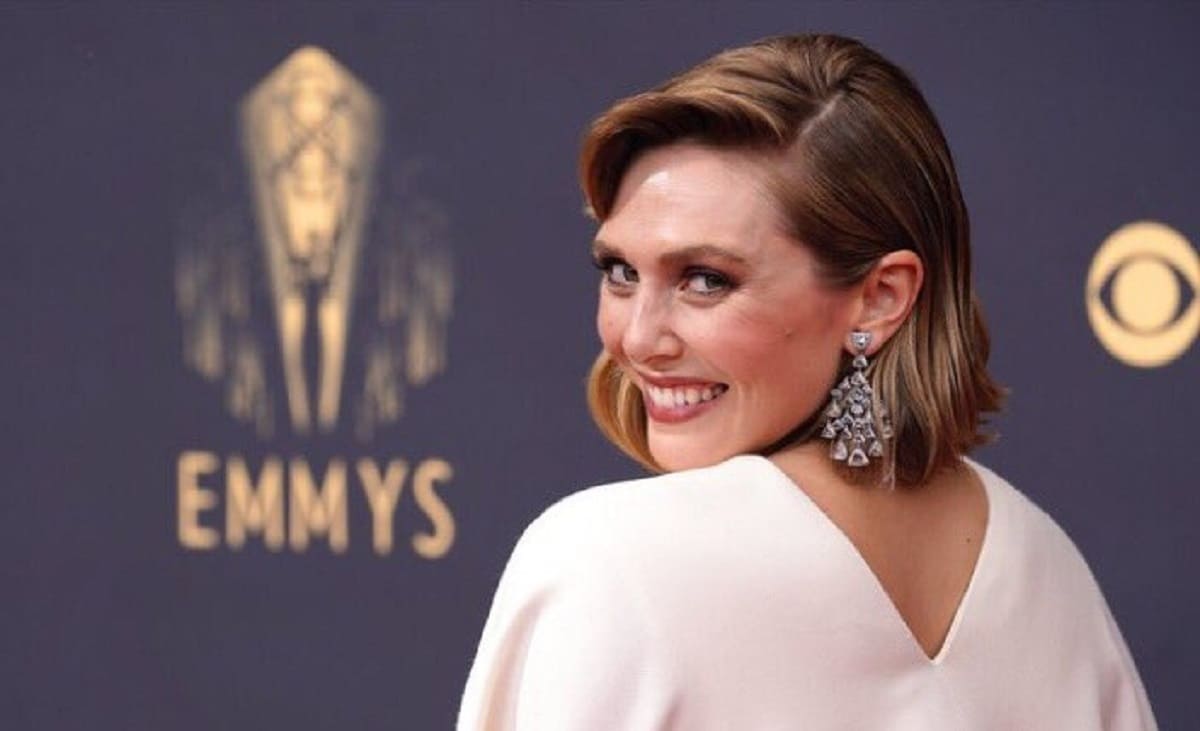 Elizabeth Olsen deja boquiabiertos a todos en la alfombra de los Emmy 1 Elizabeth Olsen Emmy