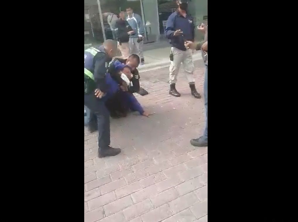Graban abuso de autoridad por agentes de tránsito de Cholula contra un adulto mayor 1 Graban abuso policías de agentes de tránsito de Cholula contra un adulto mayor