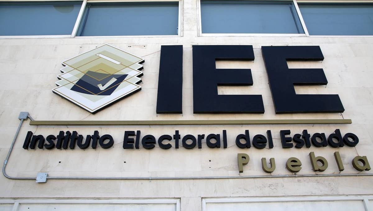IEE aprueba candidaturas para elección extraordinaria; MC protesta contra candidato de Morena-PT 2 IEE Puebla 1
