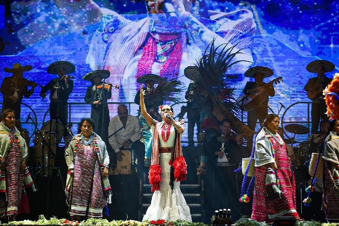 Lila Downs cerró los festejos del Grito de Independencia
