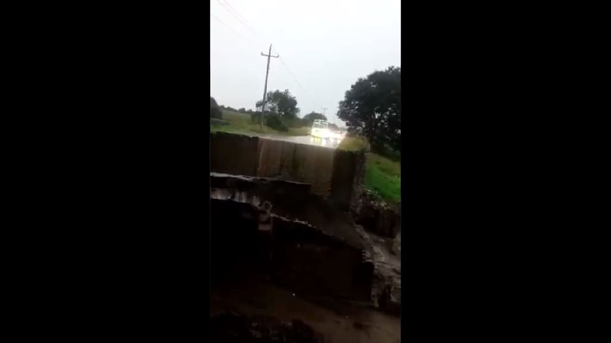 Tras fuertes lluvias, Protección Civil reporta caída de puente en Tlachichuca 1 Puente Tlachichuca