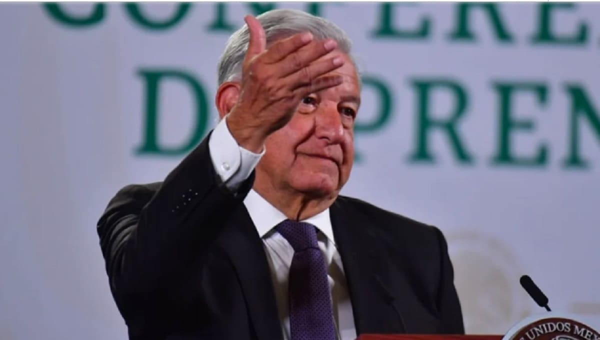 AMLO propone poner una tómbola en el Palacio Nacional para que la prensa pueda preguntar en la mañanera 2 amlo 1 1