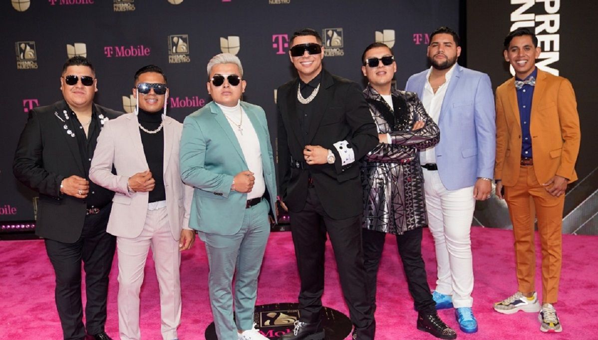 Grupo Firme gana más en sus giras mundiales que los Foo Figthers 3 grupo firme llega ceremonia premio