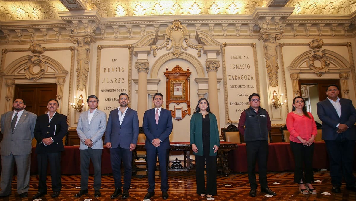 ultima mesa de transicion de Claudia y lalo 1