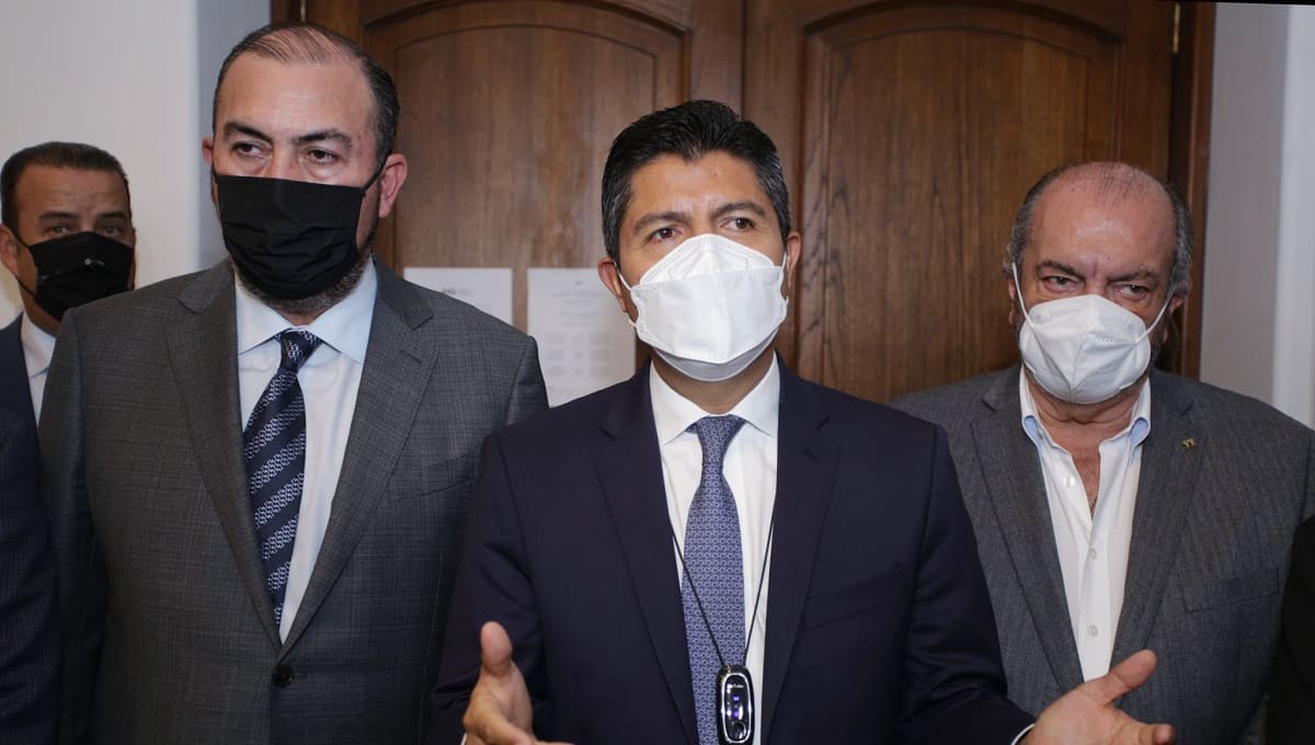 Eduardo Rivera puede tirar bases que entregó Claudia Rivera, advierte Barbosa 3 Eduardo Rivera bases sindicales 1