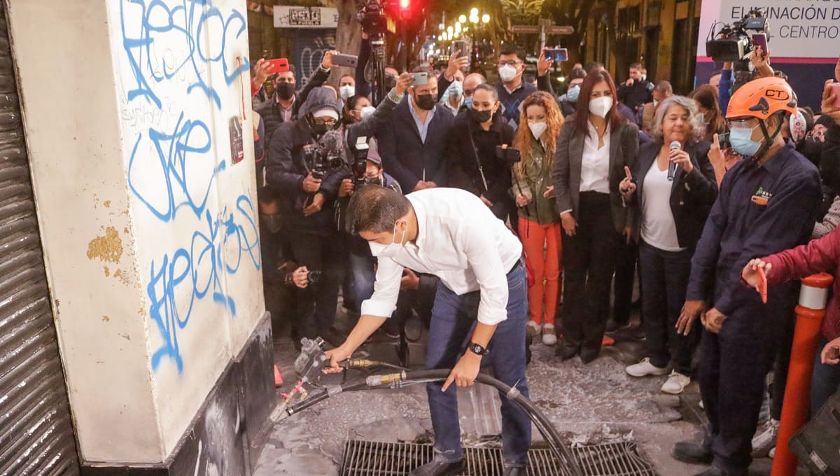Ayuntamiento de Puebla invertirá 300 mil pesos mensuales para quitar grafittis y limpiar el Centro Histórico 4 Lalo Rivera 5 1 1