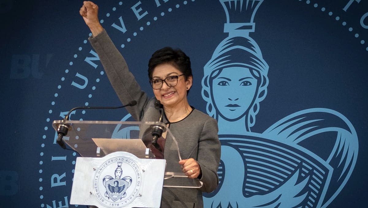 Lilia Cedillo ya es rectora de la BUAP: Promete renovación del Consejo Universitario y una gestión austera 3 Lili cedillo rectora mujer buap 1