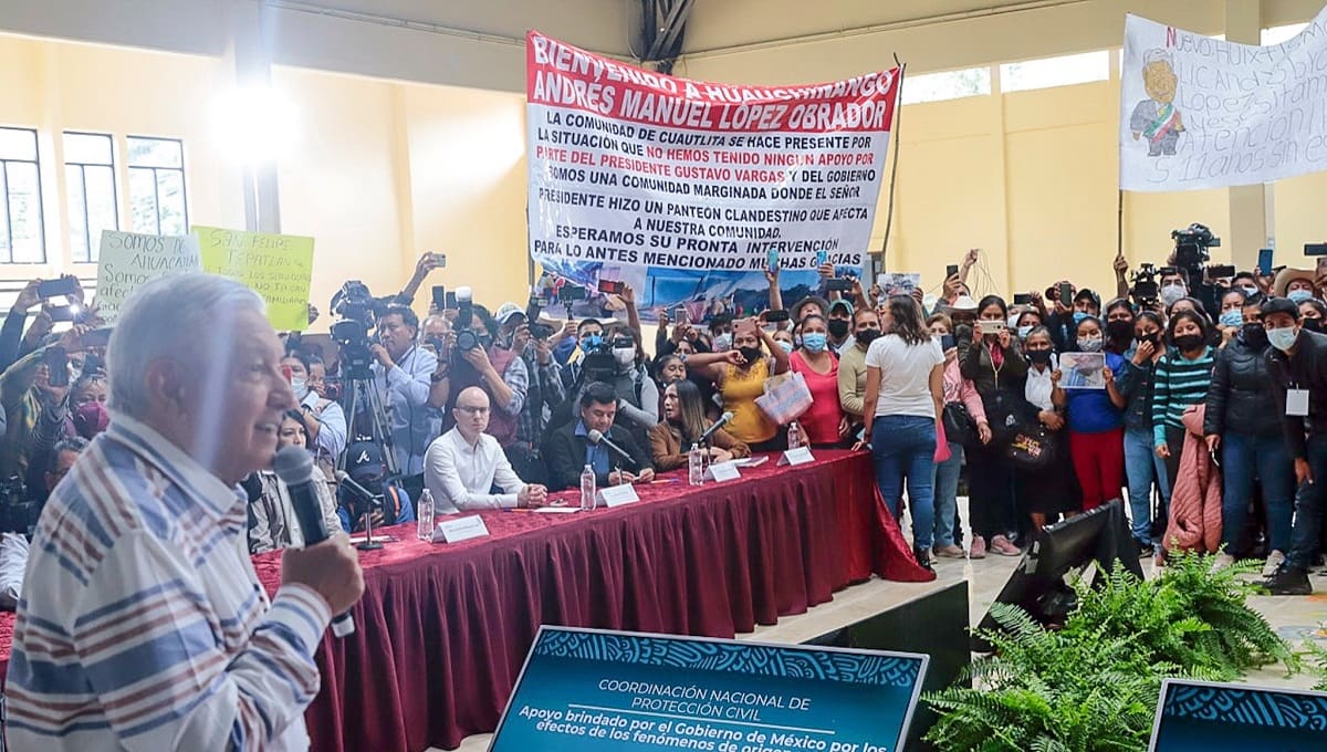 VIDEOS: Manifestantes revientan visita de AMLO en Huauchinango 3 Manifestantes AMLO Huauchinango 1