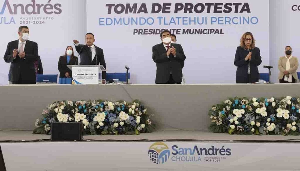 Miguel Barbosa toma de protesta tlatehui
