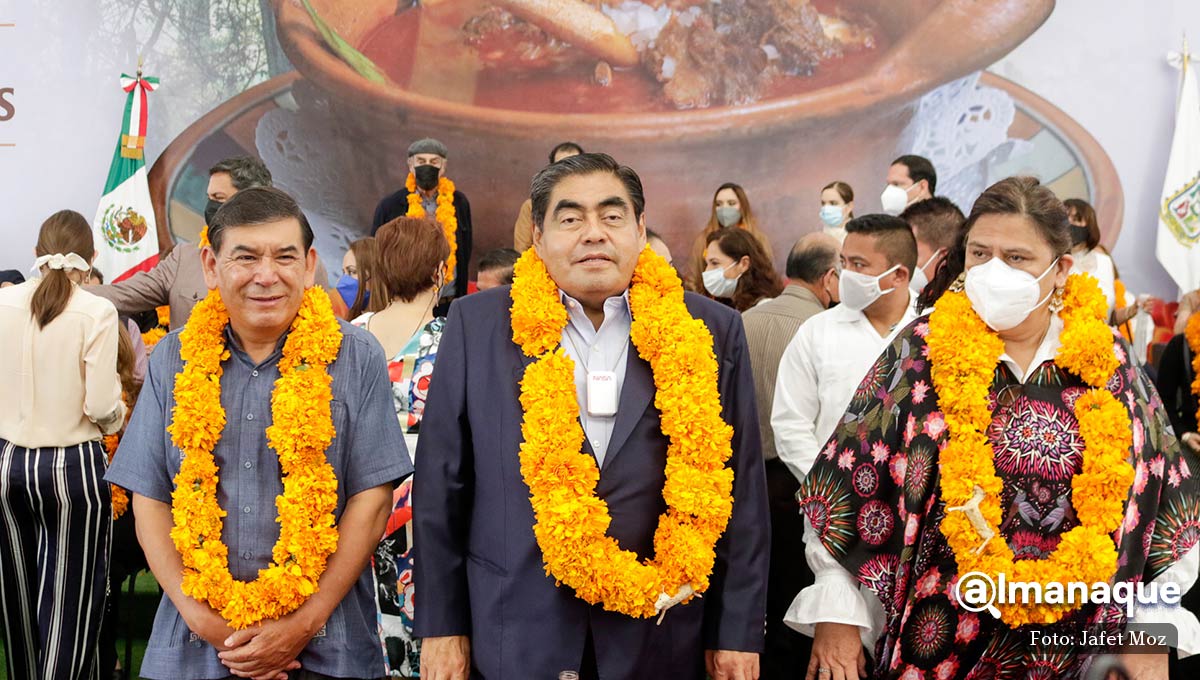 Festival del Mole de caderas reúne a la clase política de Puebla: Desde el gobernador hasta la rectora de la BUAP 3 Mole de caderas tehuacan puebla 2