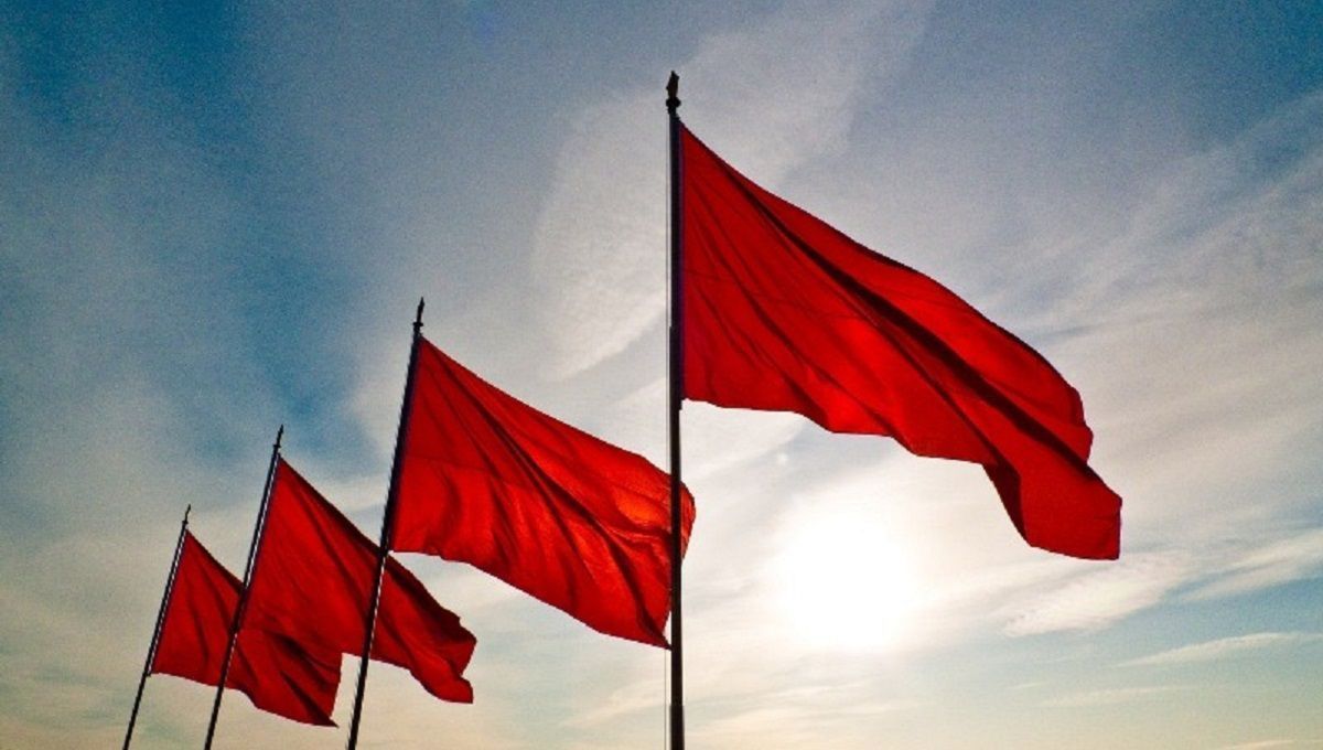 ¿Aún no le entiendes al Red Flag? Aquí te contamos de qué se trata 🚩🚩🚩🚩 6 Red flags